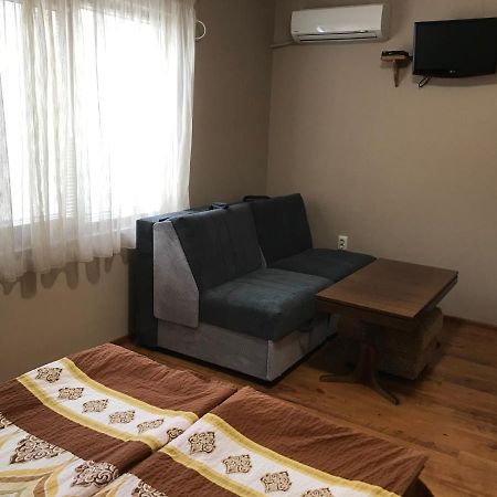 Guesthouse Elena Belogradchik Bagian luar foto